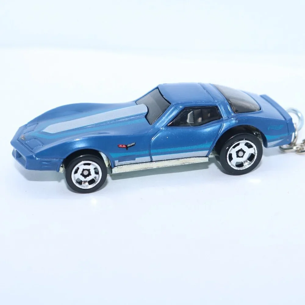 Hot Wheels 1975 Stingray custom keychain